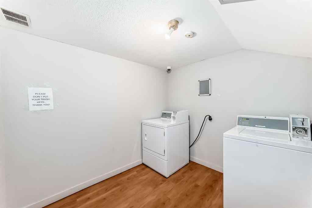 MLS® A2257618 - Unit #301 4512 75 Street NW in Bowness Calgary, Residential