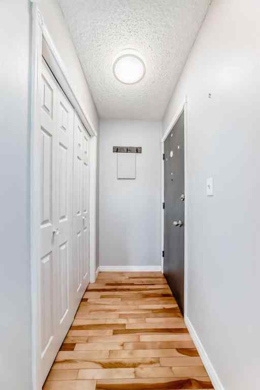 MLS® A2257618 - Unit #301 4512 75 Street NW in Bowness Calgary, Residential