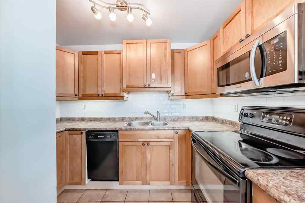 MLS® A2257618 - Unit #301 4512 75 Street NW in Bowness Calgary, Residential