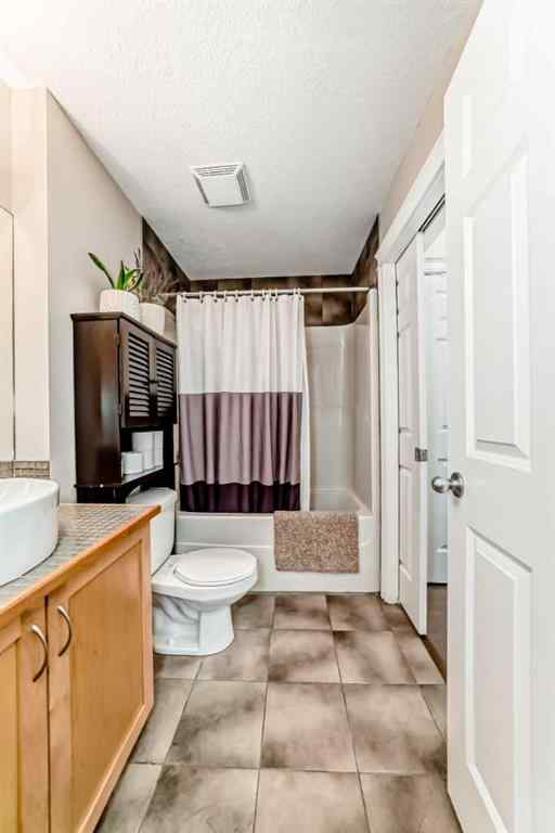 MLS® A2257624 - Unit #214 2 Hemlock Crescent SW in Spruce Cliff Calgary, Residential