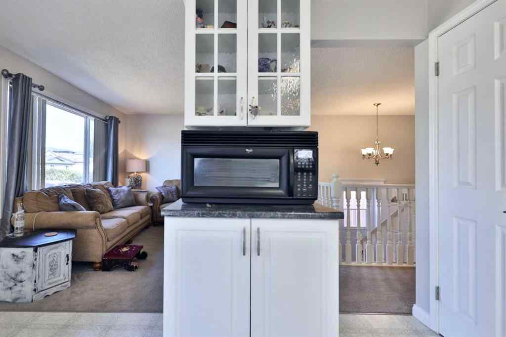 MLS® A2257625 - 66 Westview Crescent  in Harvest Meadows Blackfalds, Residential