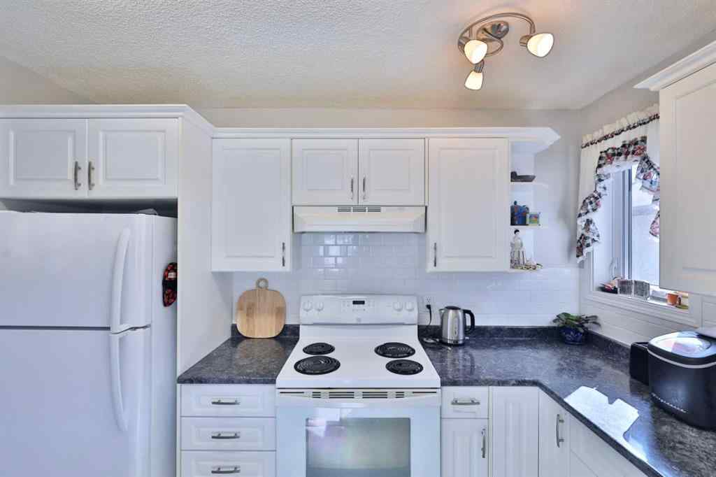 MLS® A2257625 - 66 Westview Crescent  in Harvest Meadows Blackfalds, Residential