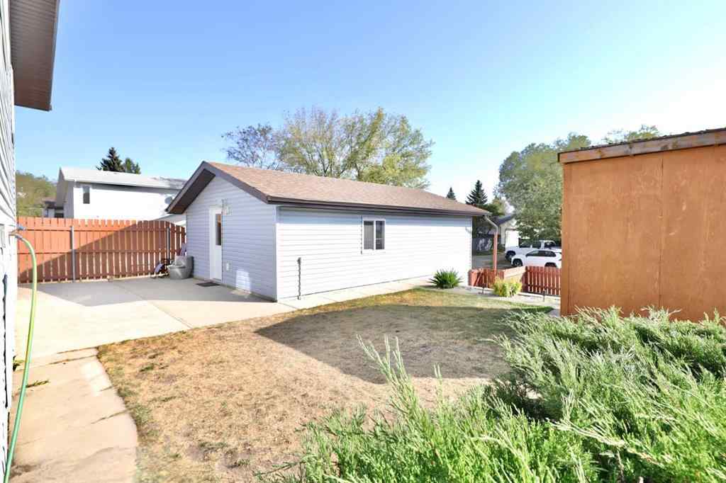 MLS® A2257625 - 66 Westview Crescent  in Harvest Meadows Blackfalds, Residential