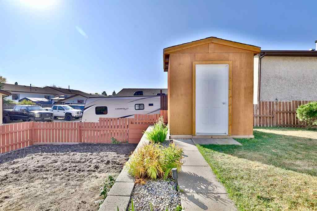 MLS® A2257625 - 66 Westview Crescent  in Harvest Meadows Blackfalds, Residential