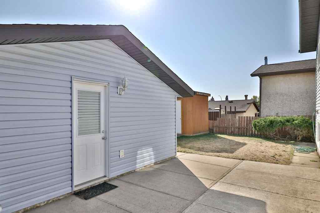 MLS® A2257625 - 66 Westview Crescent  in Harvest Meadows Blackfalds, Residential