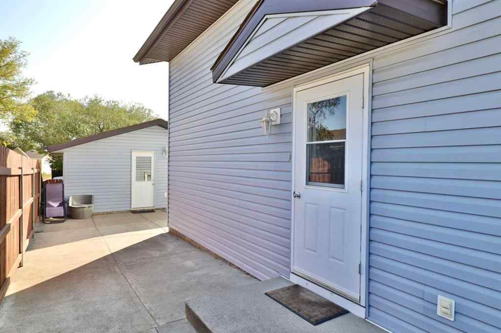 MLS® A2257625 - 66 Westview Crescent  in Harvest Meadows Blackfalds, Residential