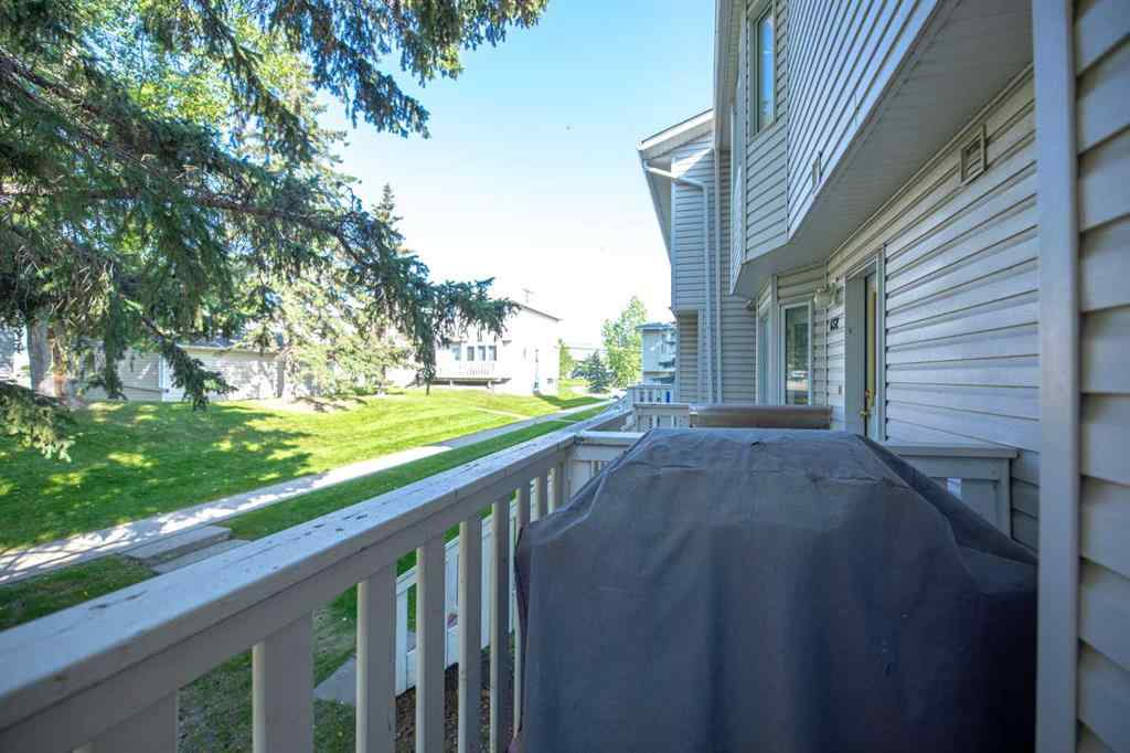 MLS® A2257626 - 651 Killarney Glen Court SW in Killarney/Glengarry Calgary, Residential