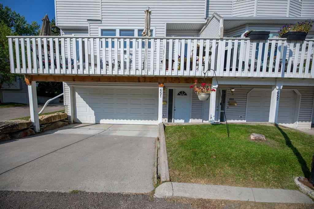MLS® A2257626 - 651 Killarney Glen Court SW in Killarney/Glengarry Calgary, Residential