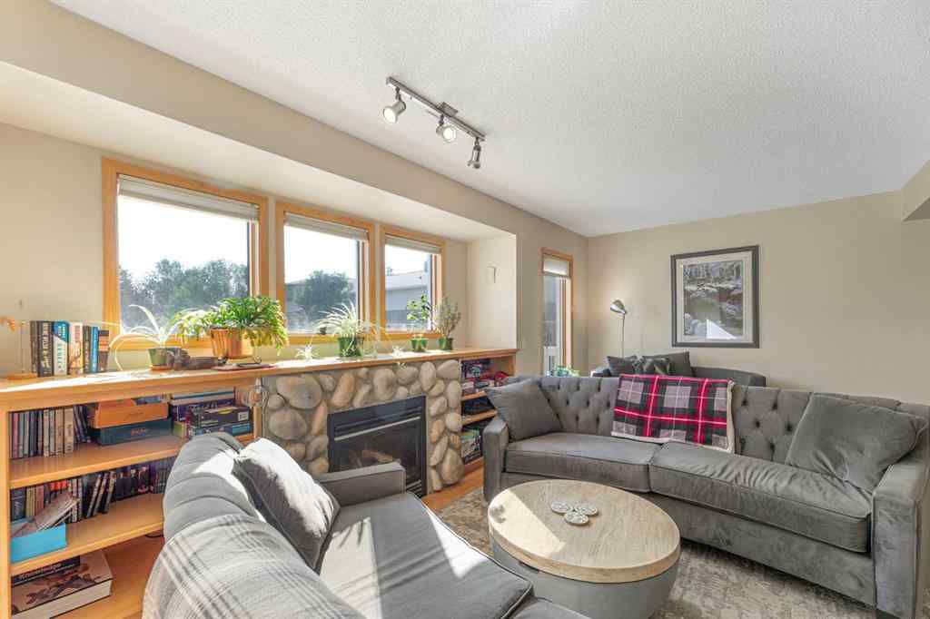 MLS® A2257626 - 651 Killarney Glen Court SW in Killarney/Glengarry Calgary, Residential