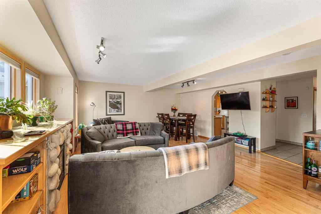 MLS® A2257626 - 651 Killarney Glen Court SW in Killarney/Glengarry Calgary, Residential