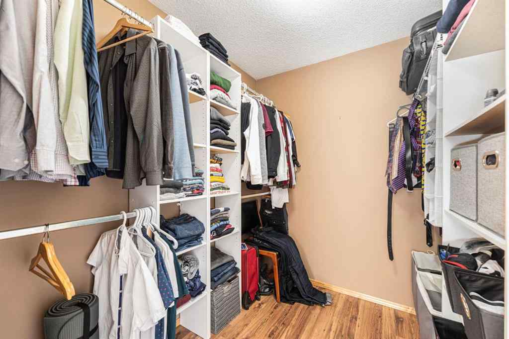 MLS® A2257626 - 651 Killarney Glen Court SW in Killarney/Glengarry Calgary, Residential