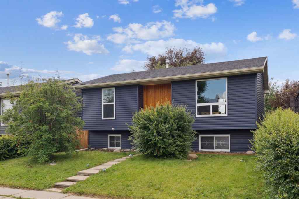 MLS® A2257632 - 147 Falchurch Crescent NE in Falconridge Calgary, Residential