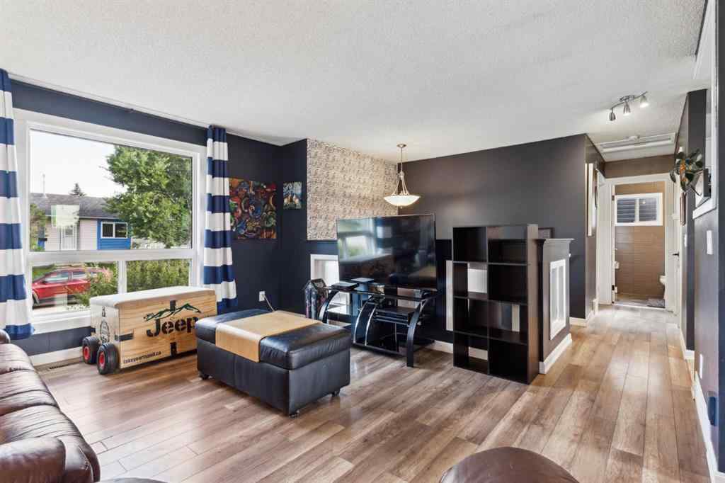 MLS® A2257632 - 147 Falchurch Crescent NE in Falconridge Calgary, Residential