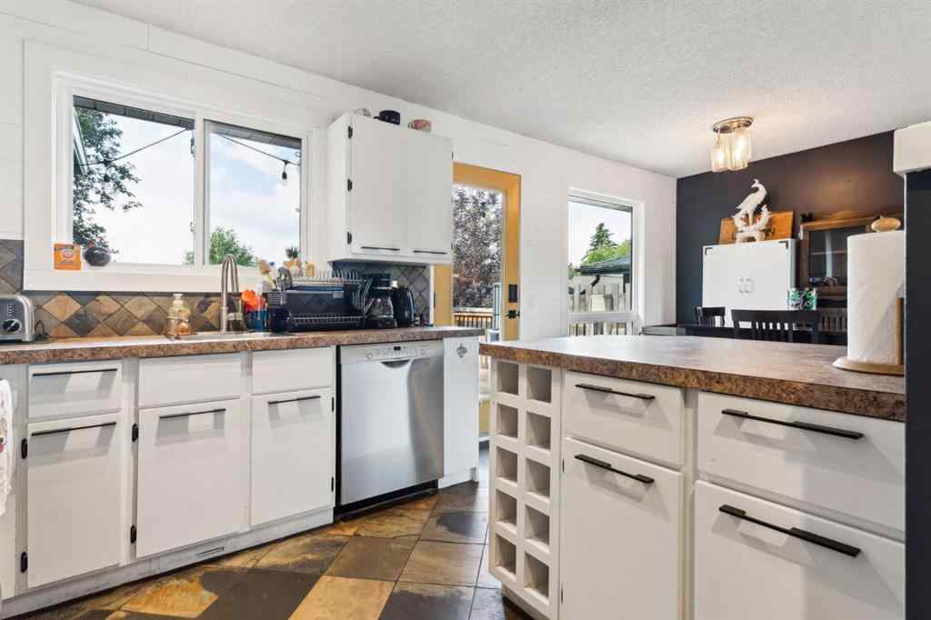 MLS® A2257632 - 147 Falchurch Crescent NE in Falconridge Calgary, Residential