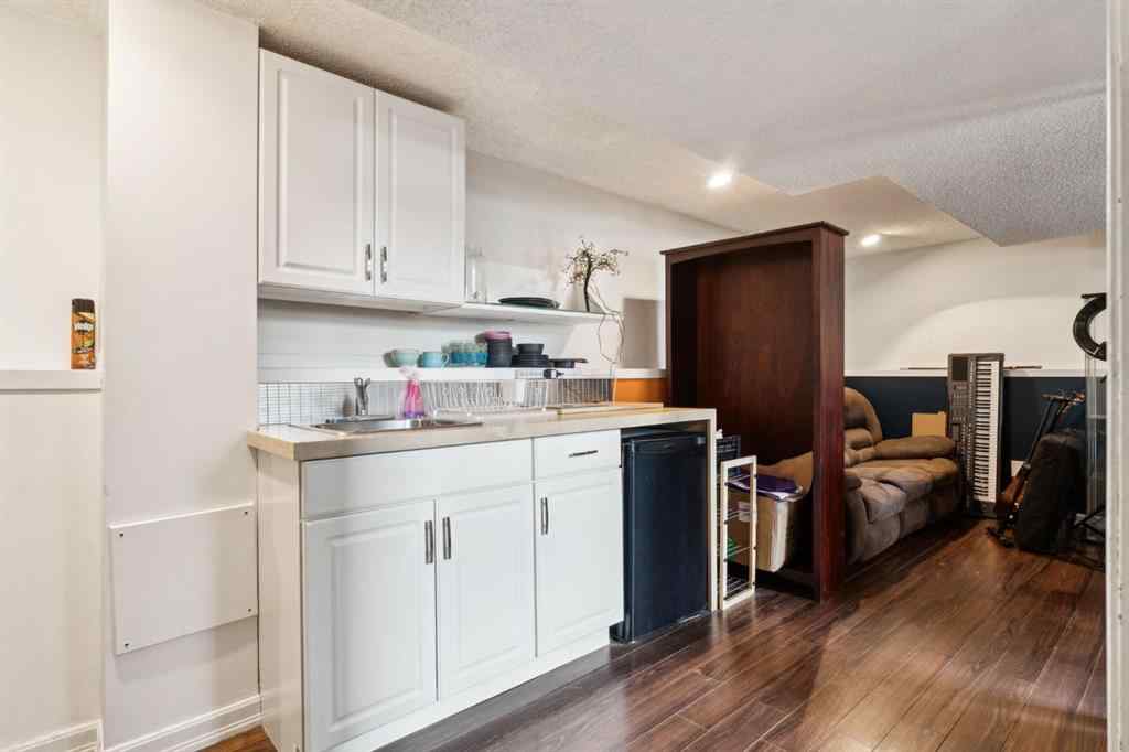 MLS® A2257632 - 147 Falchurch Crescent NE in Falconridge Calgary, Residential
