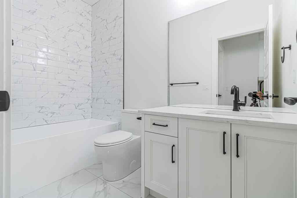 MLS® A2257644 - 1938 50 Avenue SW in Altadore Calgary, Residential