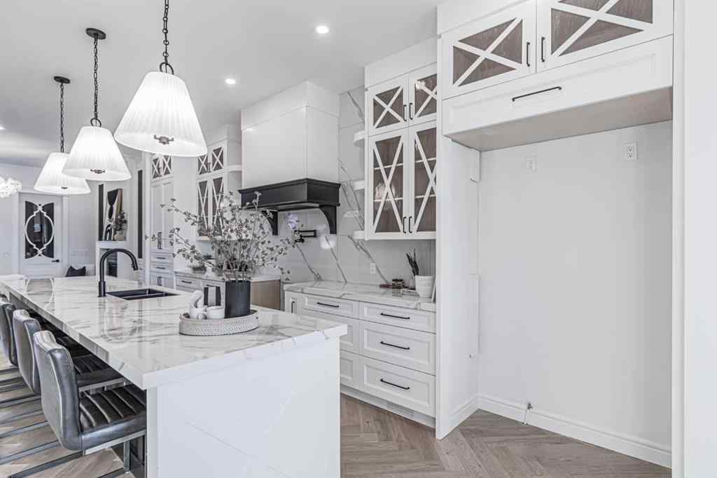 MLS® A2257644 - 1938 50 Avenue SW in Altadore Calgary, Residential