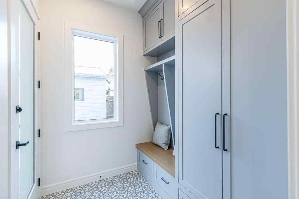 MLS® A2257644 - 1938 50 Avenue SW in Altadore Calgary, Residential
