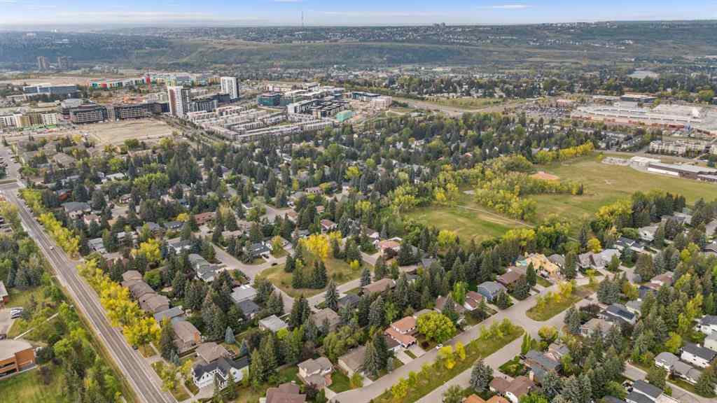 MLS® A2257647 - 10 Varsville Place NW in Varsity Calgary, Residential