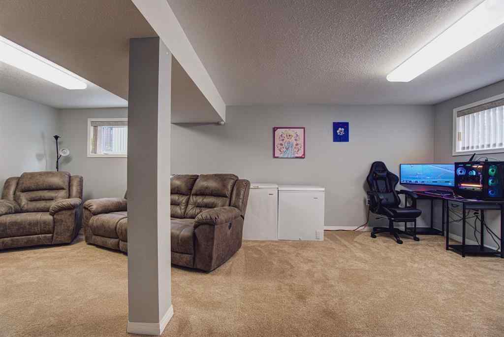 MLS® A2257649 - 658 50A Avenue W in NONE Claresholm, Residential