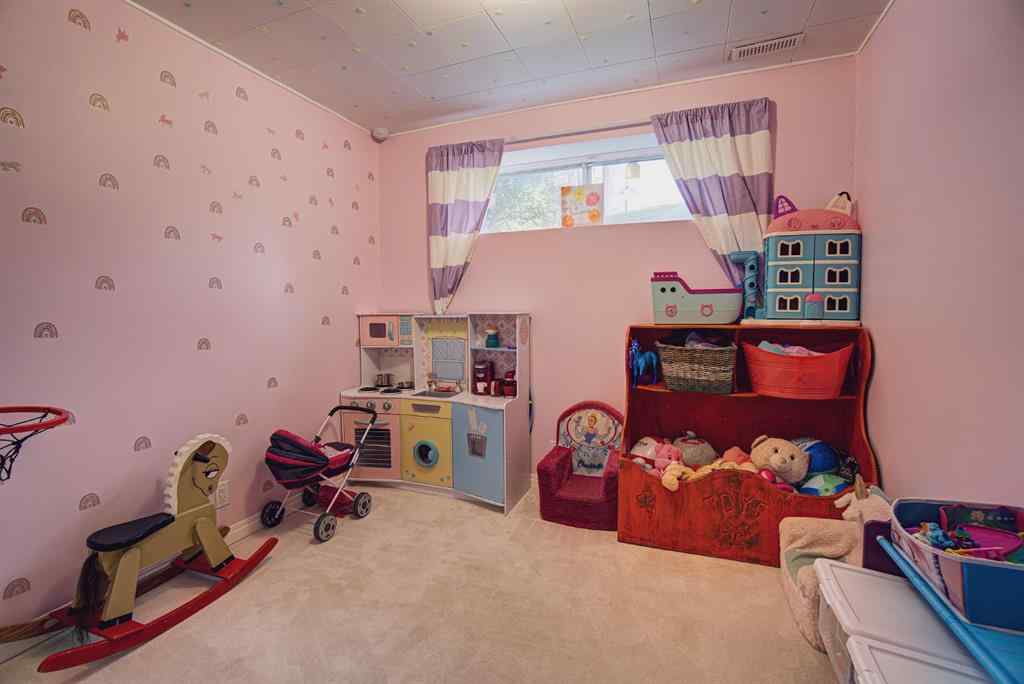 MLS® A2257649 - 658 50A Avenue W in NONE Claresholm, Residential