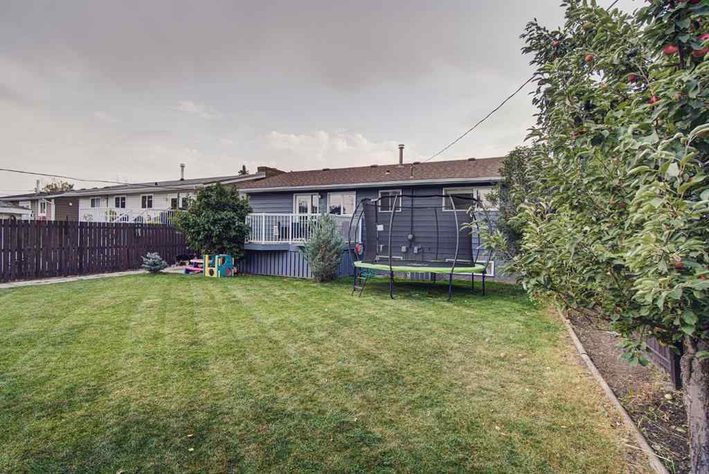 MLS® A2257649 - 658 50A Avenue W in NONE Claresholm, Residential