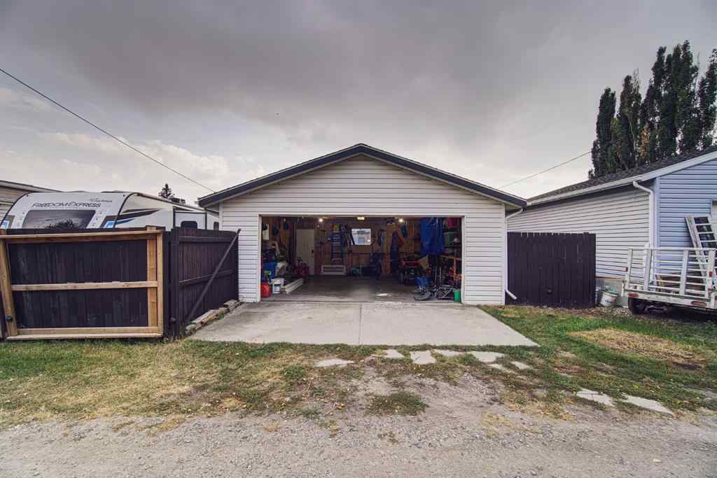 MLS® A2257649 - 658 50A Avenue W in NONE Claresholm, Residential