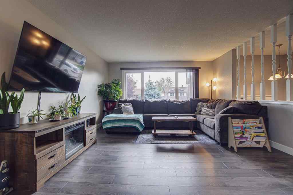 MLS® A2257649 - 658 50A Avenue W in NONE Claresholm, Residential