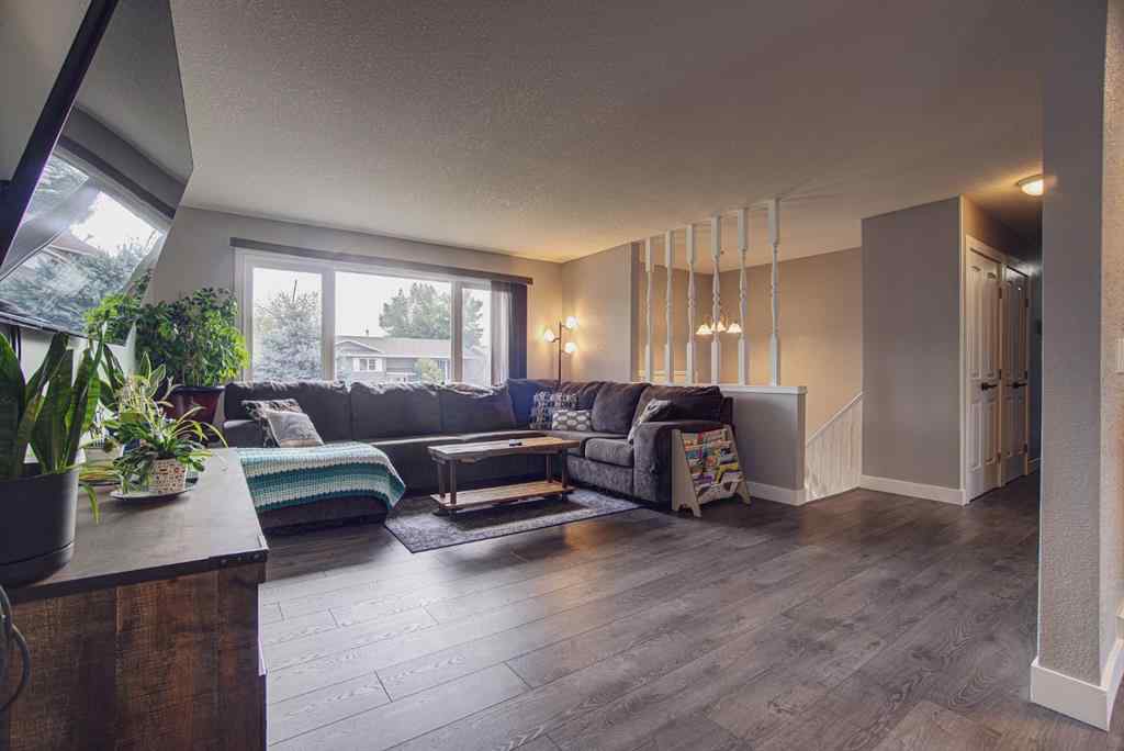 MLS® A2257649 - 658 50A Avenue W in NONE Claresholm, Residential