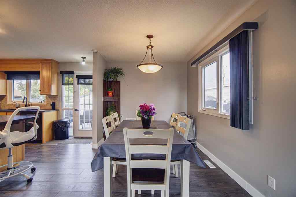 MLS® A2257649 - 658 50A Avenue W in NONE Claresholm, Residential