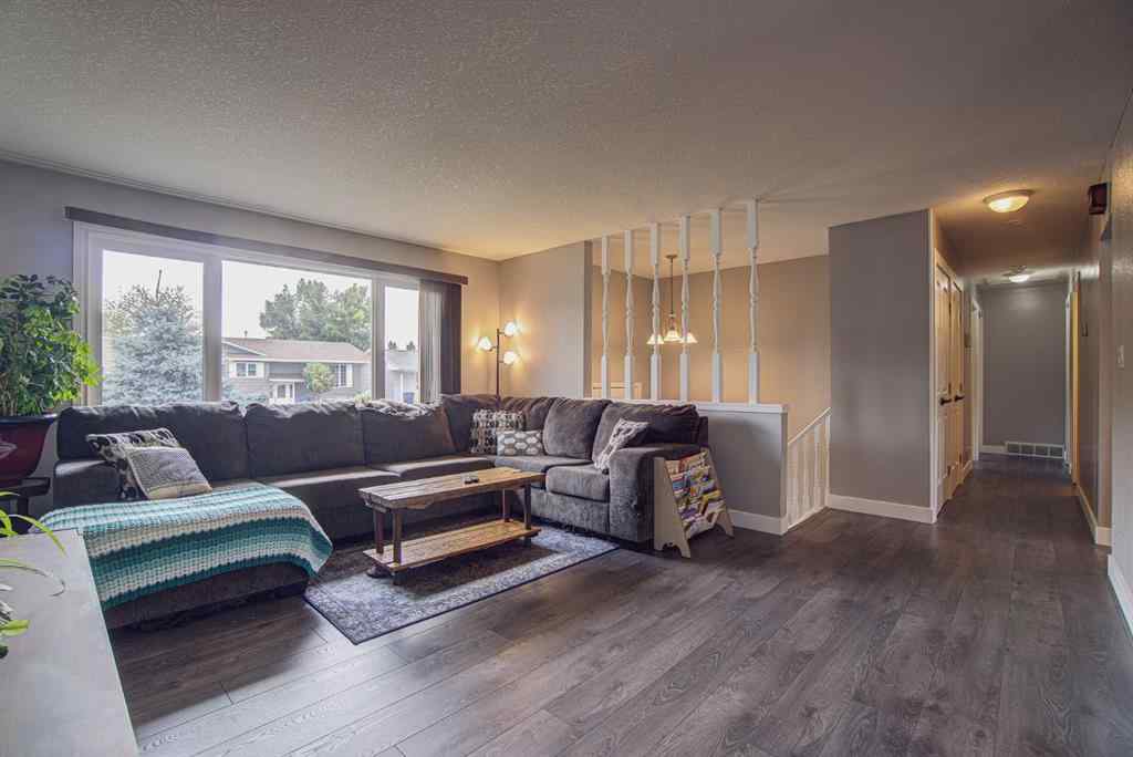 MLS® A2257649 - 658 50A Avenue W in NONE Claresholm, Residential