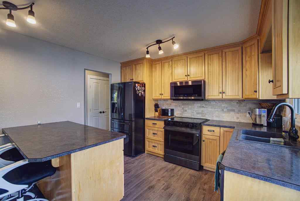 MLS® A2257649 - 658 50A Avenue W in NONE Claresholm, Residential
