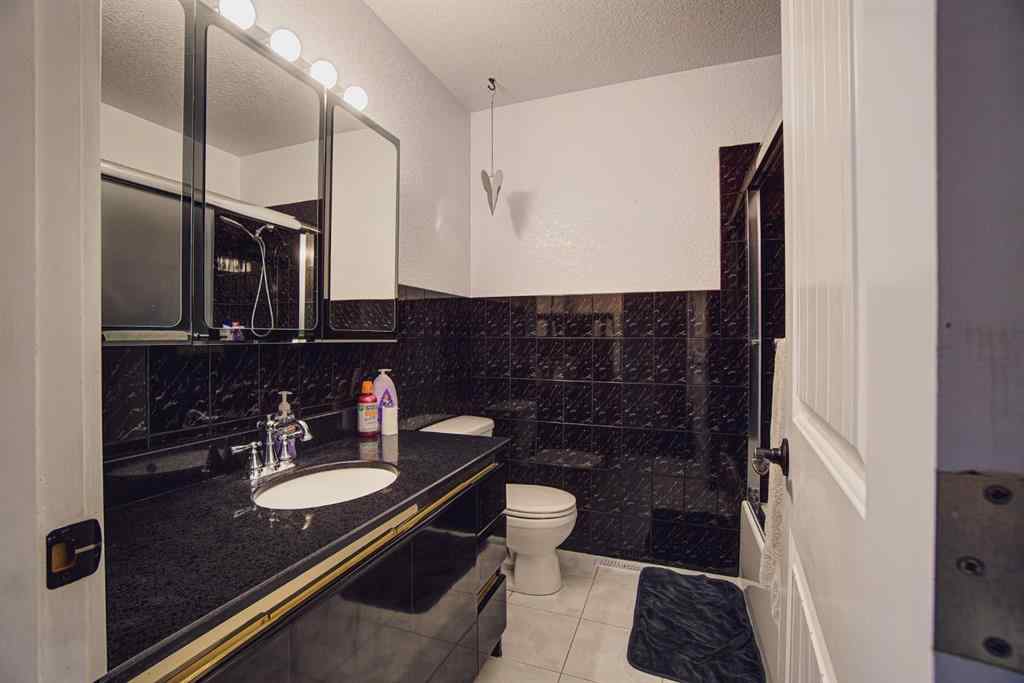 MLS® A2257649 - 658 50A Avenue W in NONE Claresholm, Residential