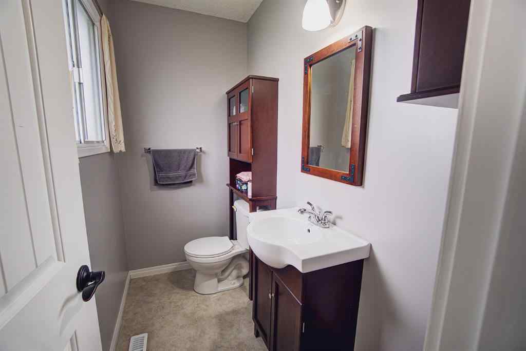 MLS® A2257649 - 658 50A Avenue W in NONE Claresholm, Residential