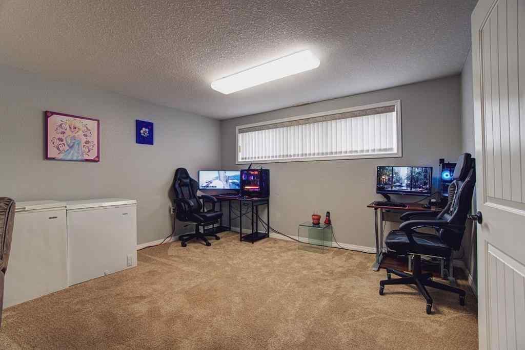 MLS® A2257649 - 658 50A Avenue W in NONE Claresholm, Residential