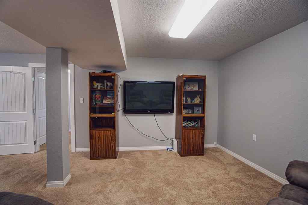MLS® A2257649 - 658 50A Avenue W in NONE Claresholm, Residential