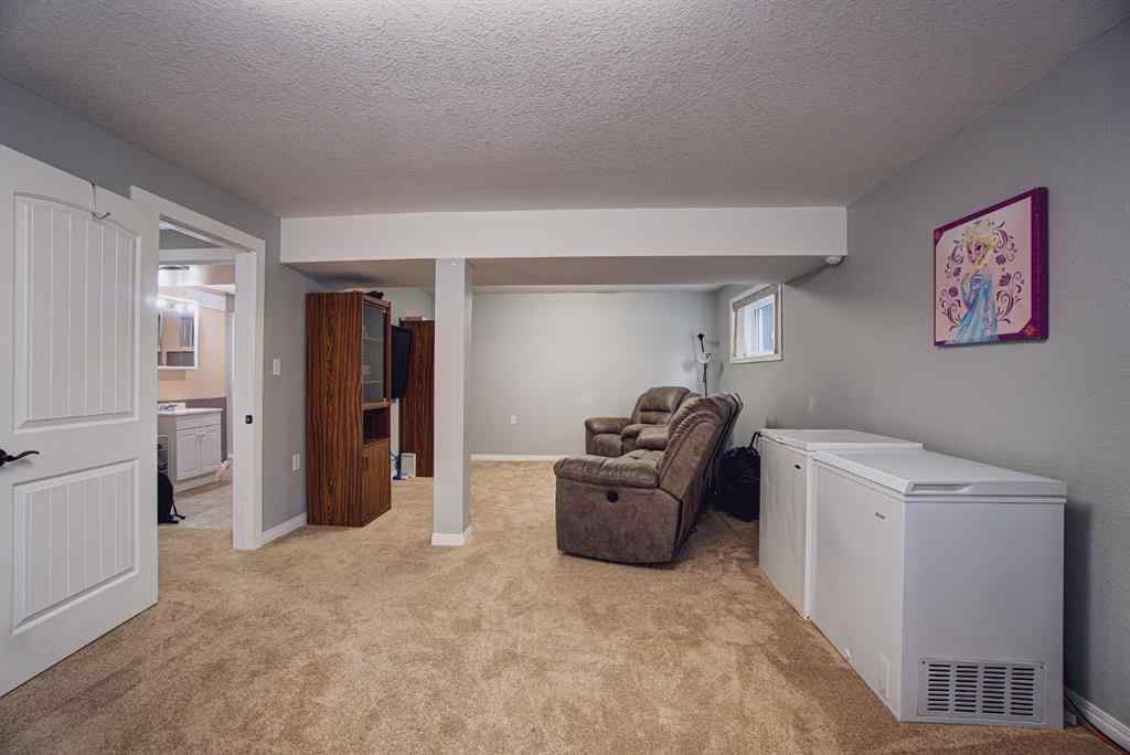 MLS® A2257649 - 658 50A Avenue W in NONE Claresholm, Residential