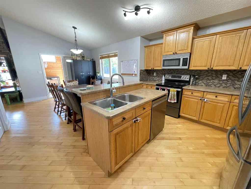 MLS® A2257651 - 122 Muldoon Crescent  in Eaton Hinton, Residential