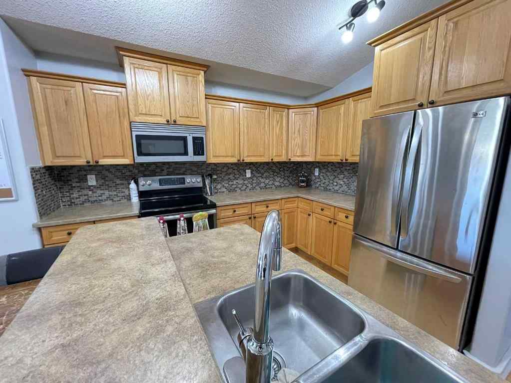 MLS® A2257651 - 122 Muldoon Crescent  in Eaton Hinton, Residential