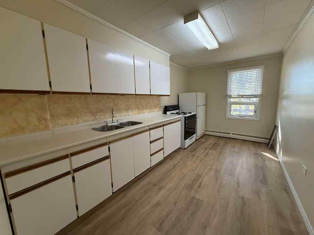 MLS® A2257652 - 3904 42 Street   in Riverside Ponoka, Multi-Family