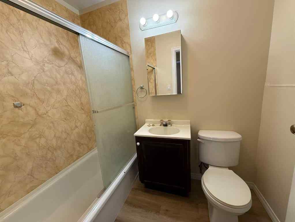 MLS® A2257652 - 3904 42 Street   in Riverside Ponoka, Multi-Family
