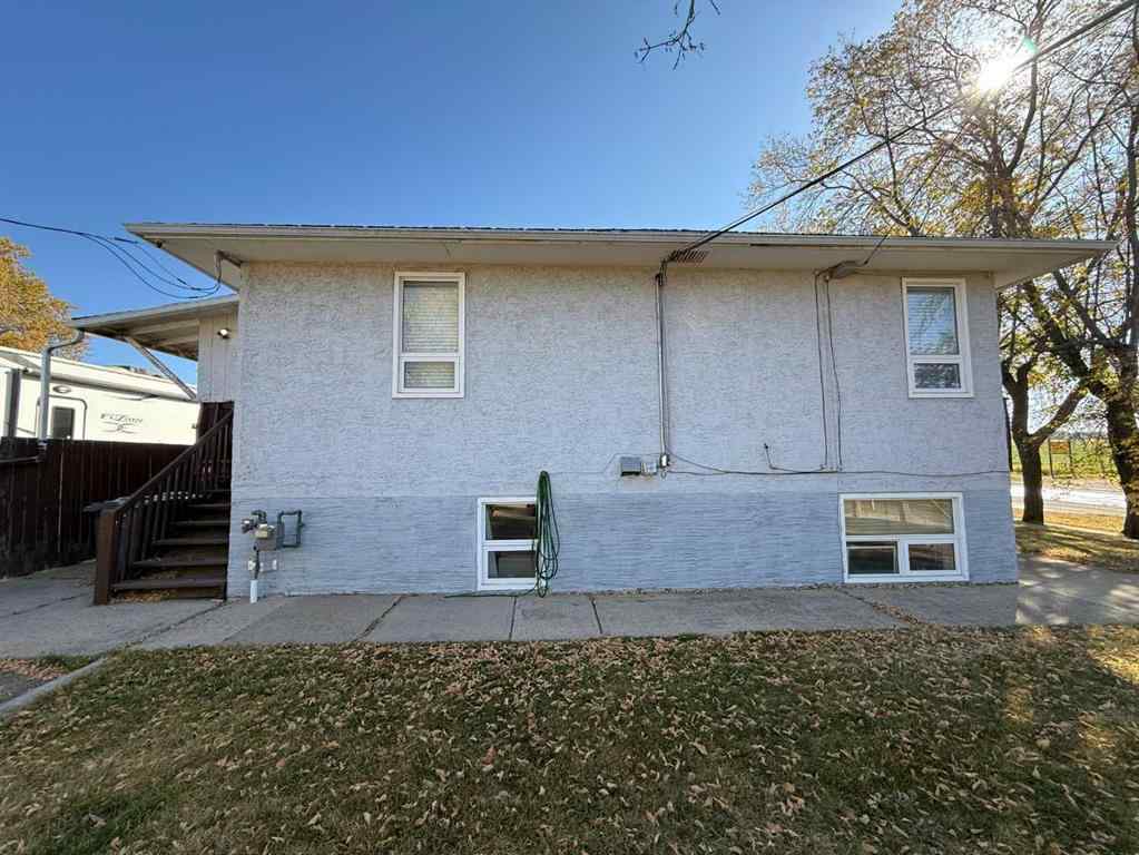 MLS® A2257652 - 3904 42 Street   in Riverside Ponoka, Multi-Family