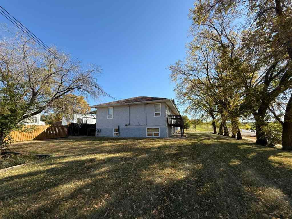 MLS® A2257652 - 3904 42 Street   in Riverside Ponoka, Multi-Family