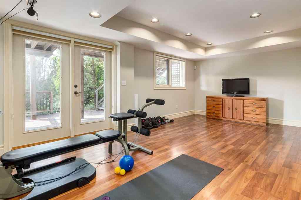 MLS® A2257654 - 1235 16a Street NW in Hounsfield Heights/Briar Hill Calgary, Residential