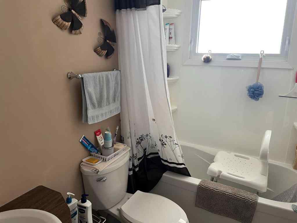 MLS® A2257656 - 5505 50 Street  in West Lloydminster Lloydminster, Residential