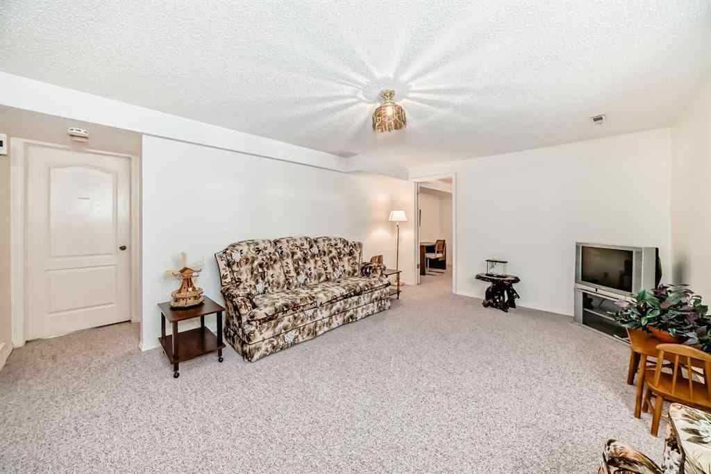 MLS® A2257658 - 44 Hawkside Park NW in Hawkwood Calgary, Residential