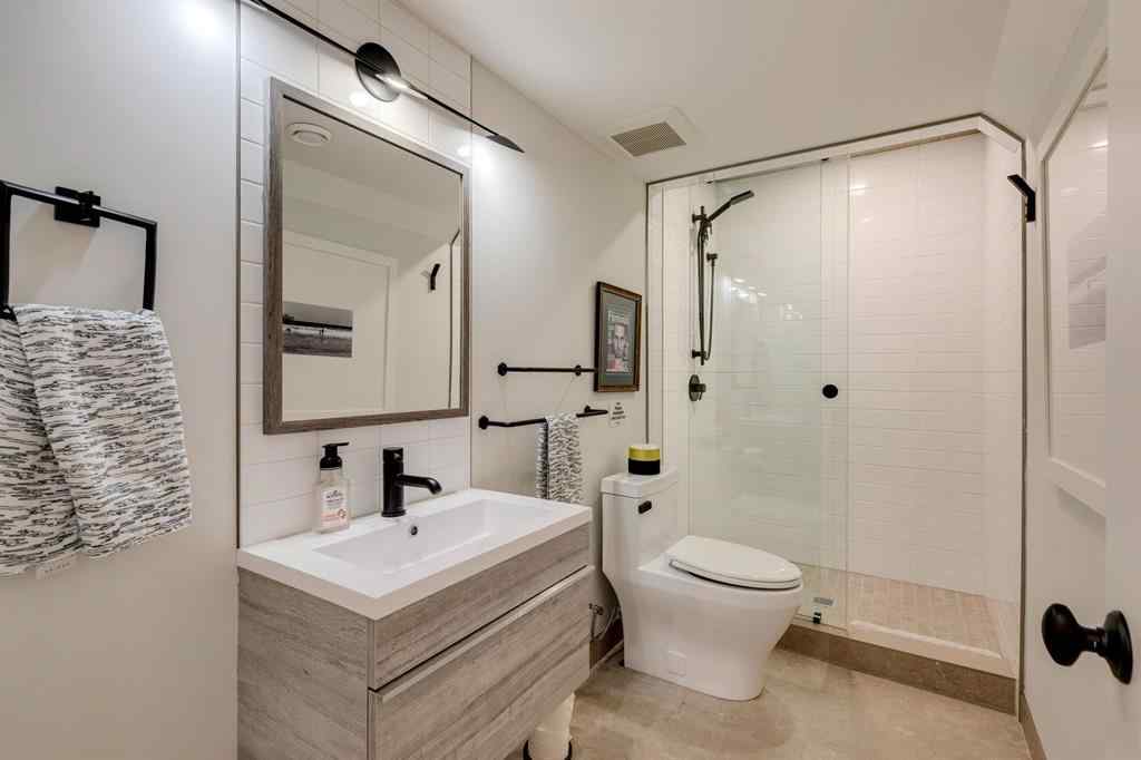 MLS® A2257661 - 1927 12 Street SW in Upper Mount Royal Calgary, Residential