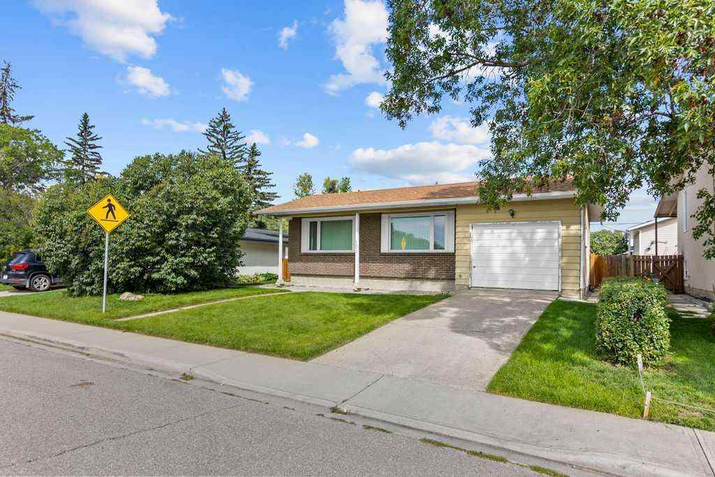 MLS® A2257673 - 1212 Lake Sylvan Drive  in Bonavista Downs Calgary, Residential
