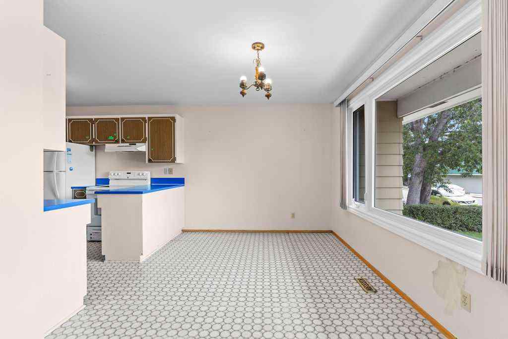 MLS® A2257673 - 1212 Lake Sylvan Drive  in Bonavista Downs Calgary, Residential