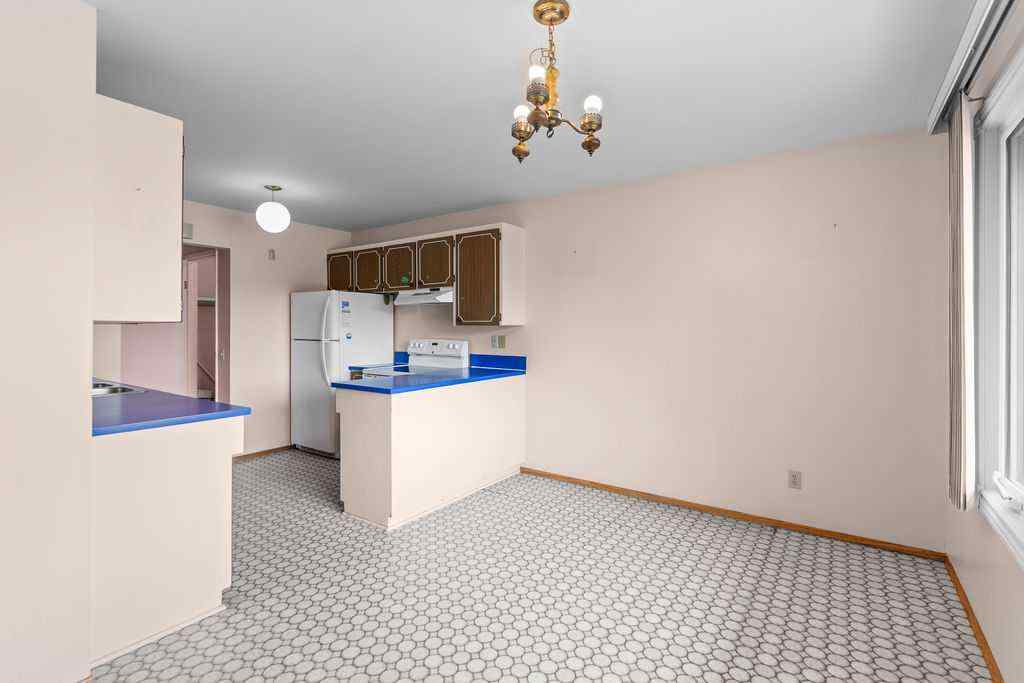 MLS® A2257673 - 1212 Lake Sylvan Drive  in Bonavista Downs Calgary, Residential
